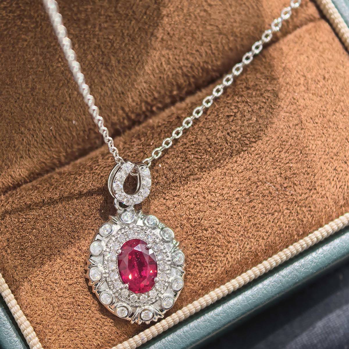 LCB0219银镀18K白金蛋形培育彩宝莫桑钻项链主石7*5mm/1.0ct